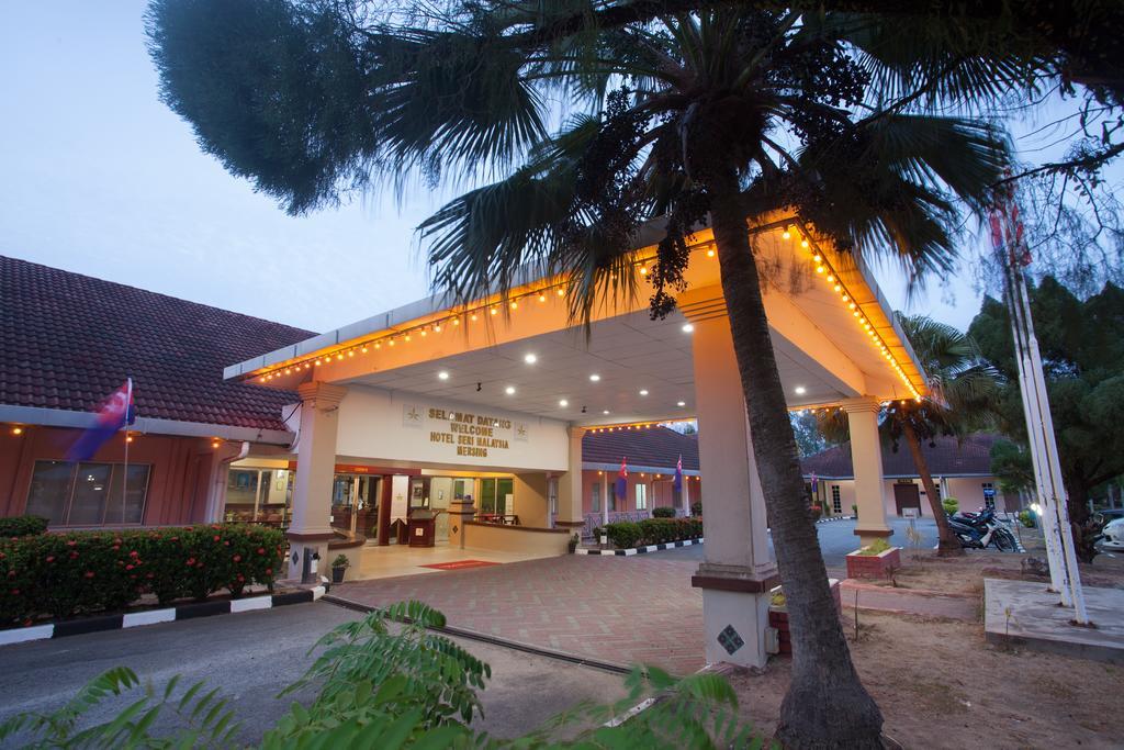 Hotel Seri Malaysia Мерсинг Екстериор снимка